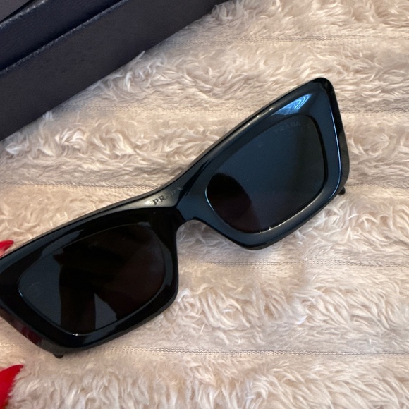 Authentic PRADA sunnies - Picture 1 of 5